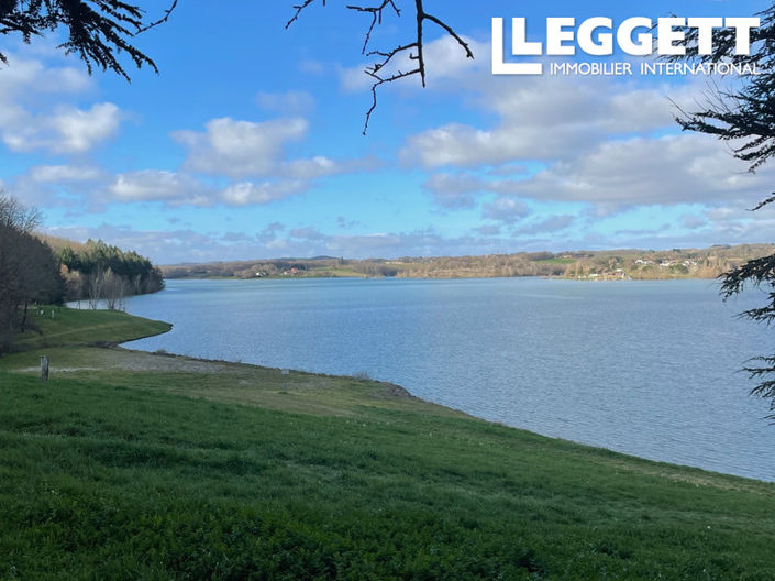 Image No.5-8 Bed Commercial for sale