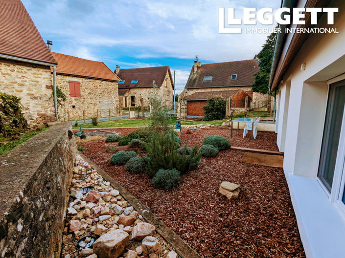 Image No.8-2 Bed House for sale