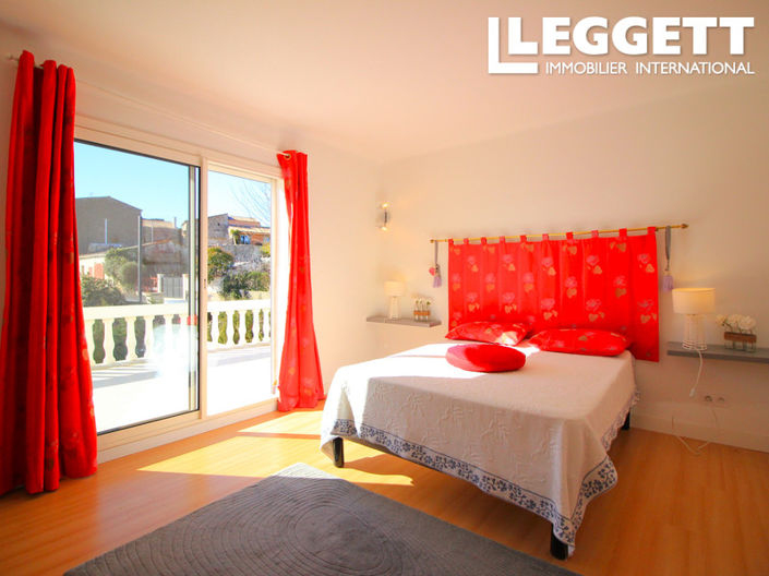 Image No.5-5 Bed House for sale