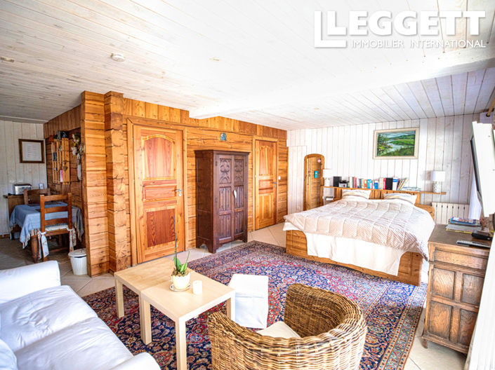 Image No.10-5 Bed House for sale