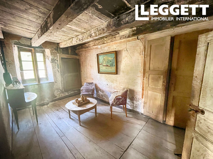 Image No.8-2 Bed House for sale