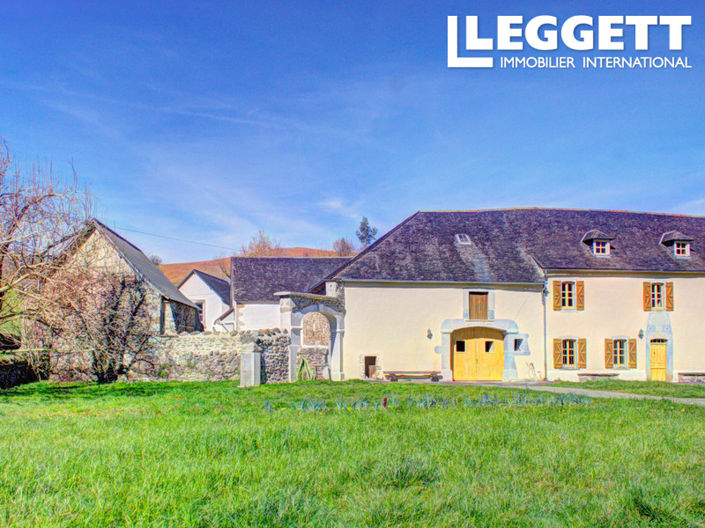Image No.1-9 Bed House for sale