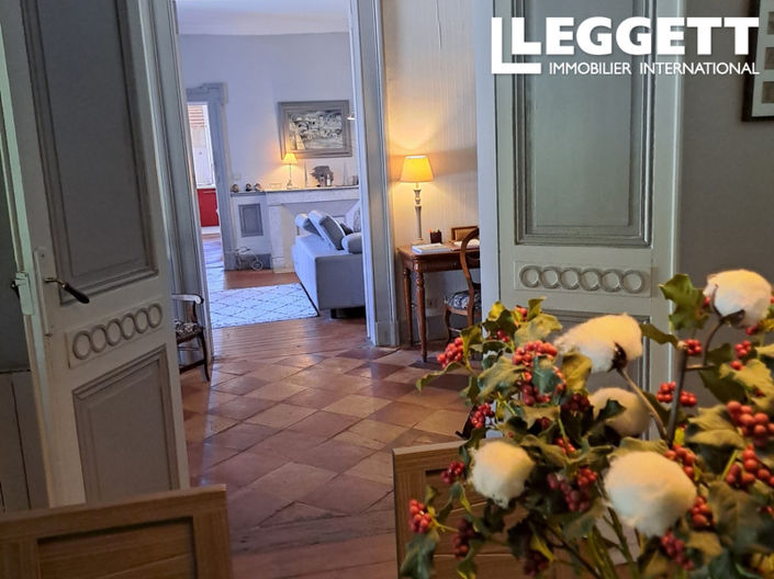 Image No.9-6 Bed House for sale