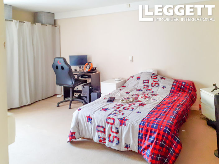 Image No.10-3 Bed House for sale