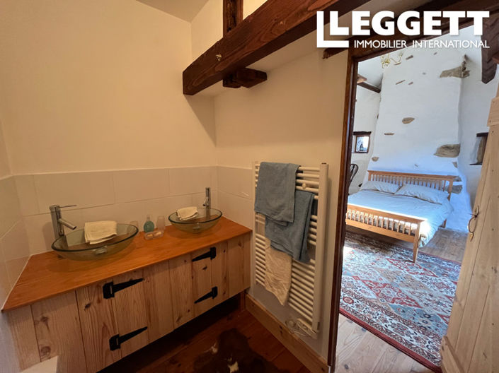 Image No.6-3 Bed House for sale