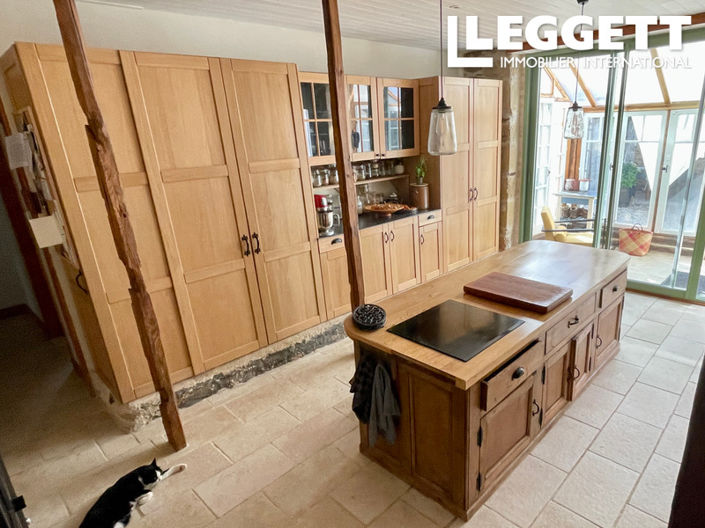 Image No.6-5 Bed House for sale