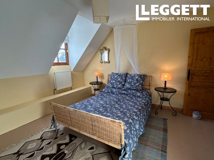 Image No.10-3 Bed House for sale