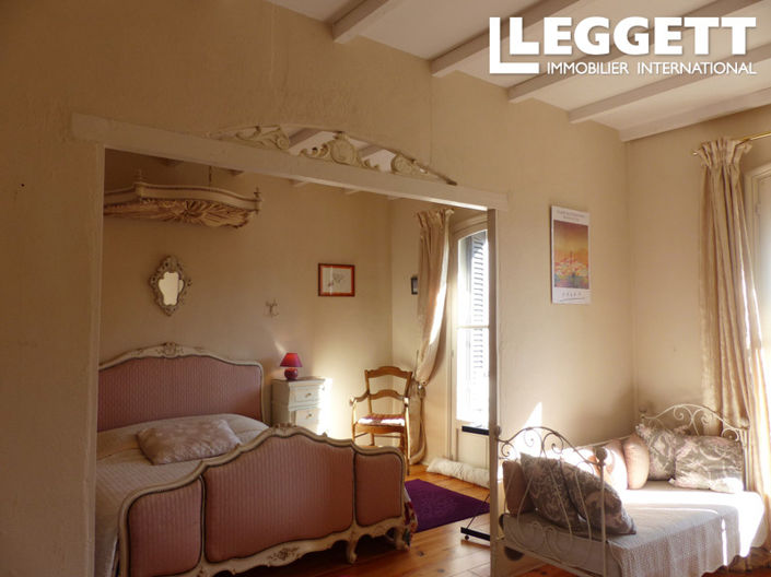 Image No.7-5 Bed House for sale