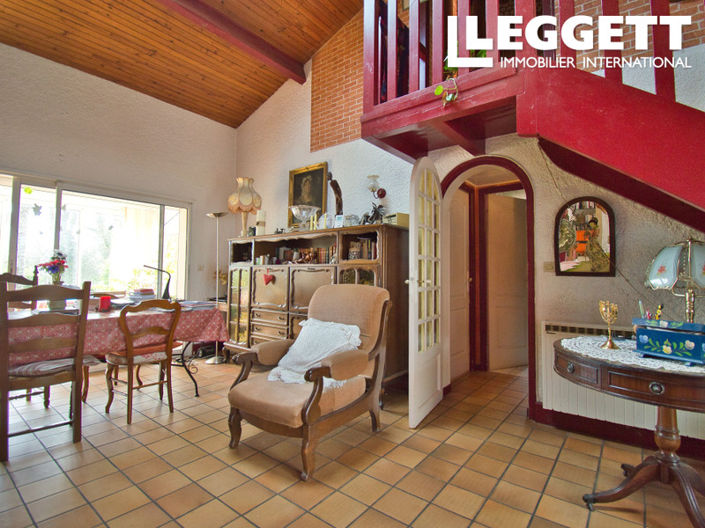 Image No.6-4 Bed House for sale