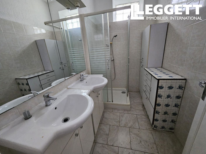 Image No.6-5 Bed House for sale