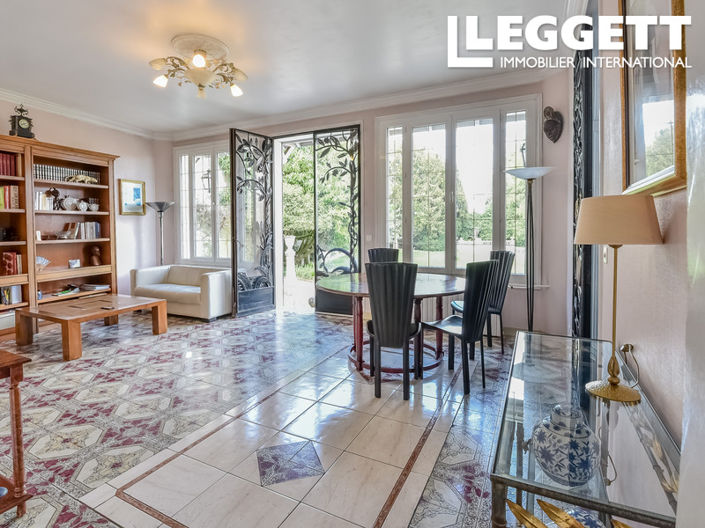 Image No.2-4 Bed House for sale