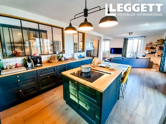 Image No.5-6 Bed House for sale