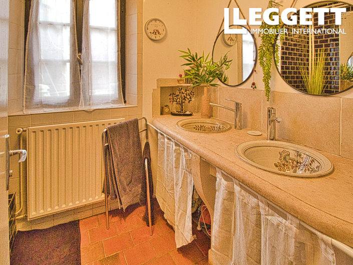 Image No.8-3 Bed House for sale