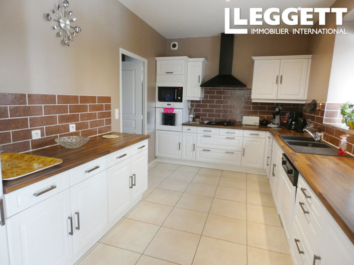 Image No.5-6 Bed House for sale