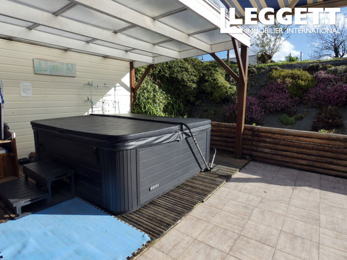 Image No.8-6 Bed House for sale