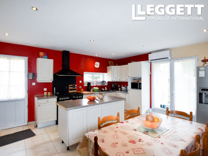 Image No.3-8 Bed House for sale