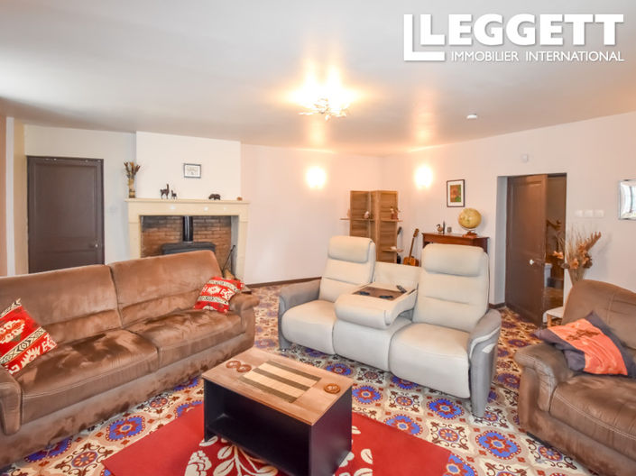 Image No.4-8 Bed House for sale