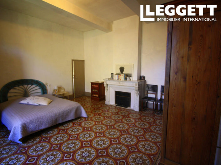 Image No.8-7 Bed House for sale