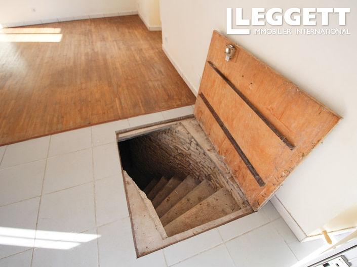 Image No.10-2 Bed House for sale