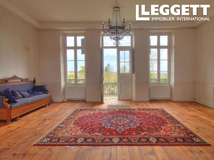 Image No.5-8 Bed Chateaux for sale