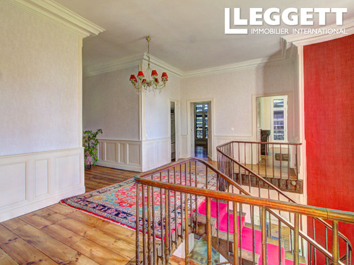 Image No.6-8 Bed Chateaux for sale