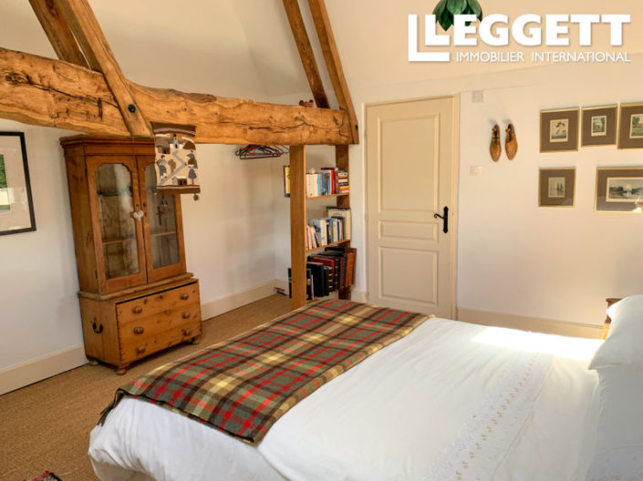 Image No.10-5 Bed House for sale