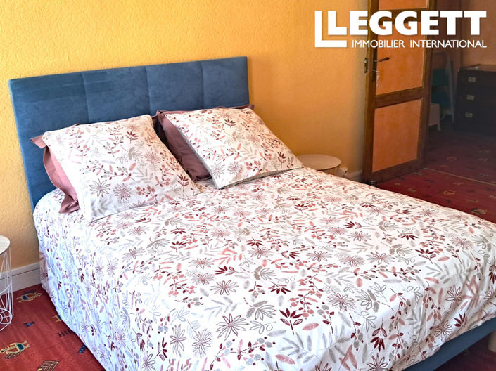 Image No.6-6 Bed House for sale