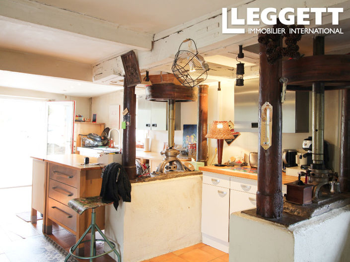 Image No.5-2 Bed House for sale