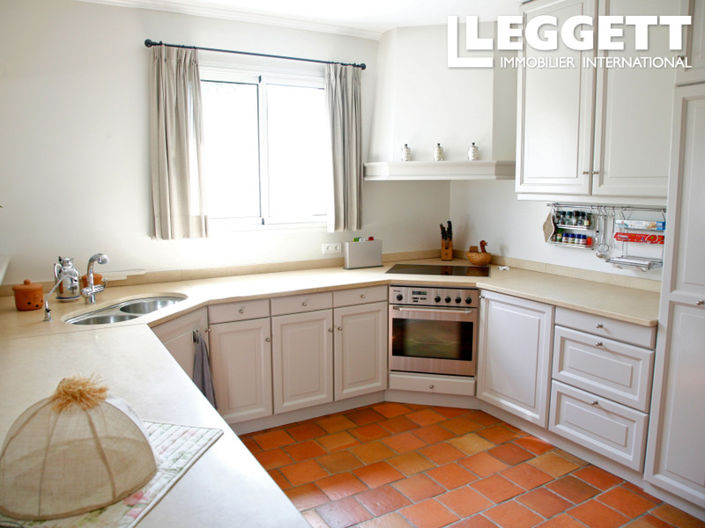 Image No.10-4 Bed House for sale