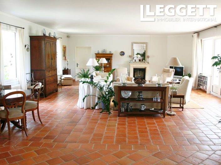 Image No.9-4 Bed House for sale