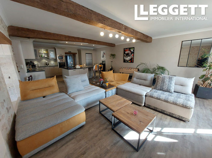 Image No.6-4 Bed Commercial for sale