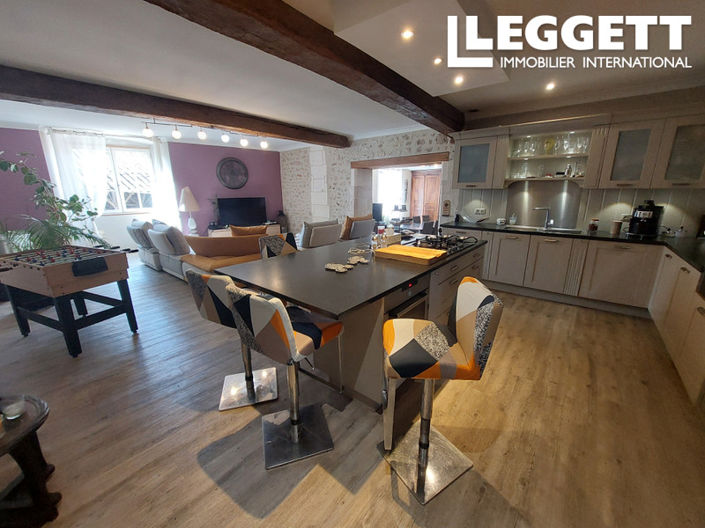 Image No.8-4 Bed Commercial for sale