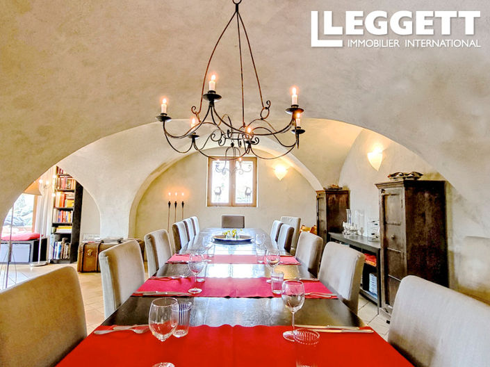 Image No.3-12 Bed Commercial for sale