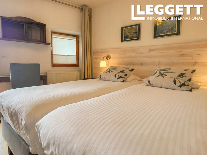 Image No.5-12 Bed Commercial for sale