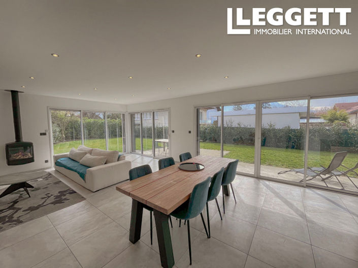 Image No.2-5 Bed House for sale