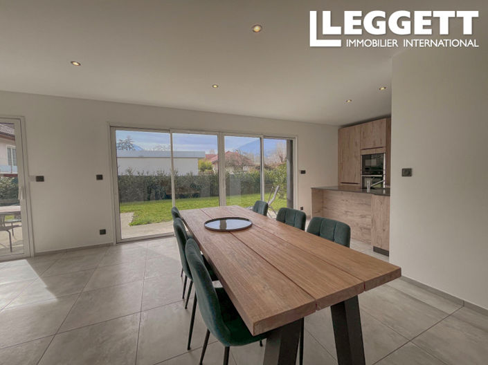 Image No.4-5 Bed House for sale