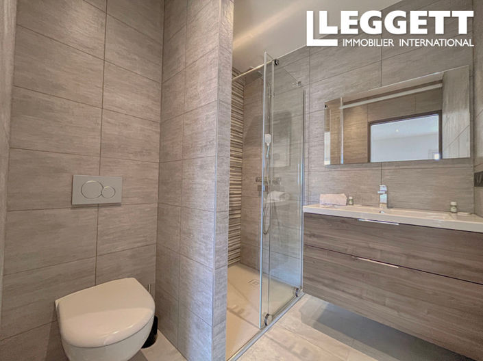 Image No.7-5 Bed House for sale