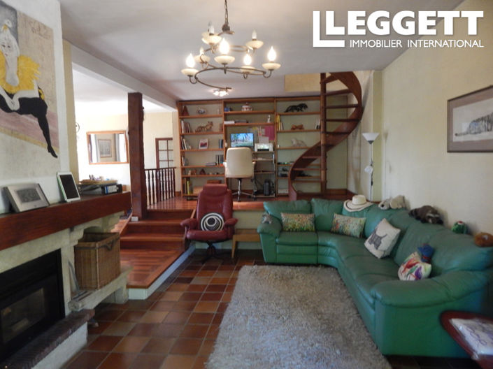 Image No.10-5 Bed House for sale