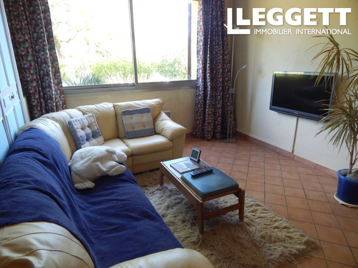 Image No.6-5 Bed House for sale