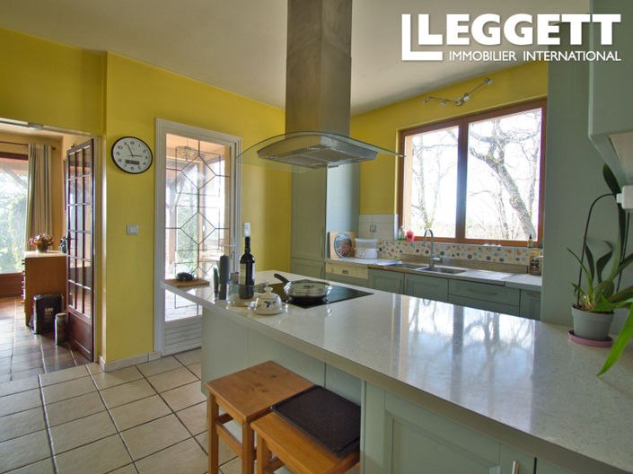 Image No.7-5 Bed House for sale