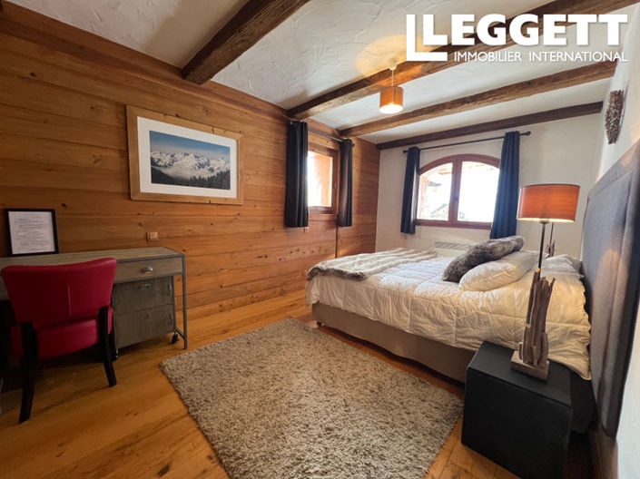 Image No.10-5 Bed House for sale