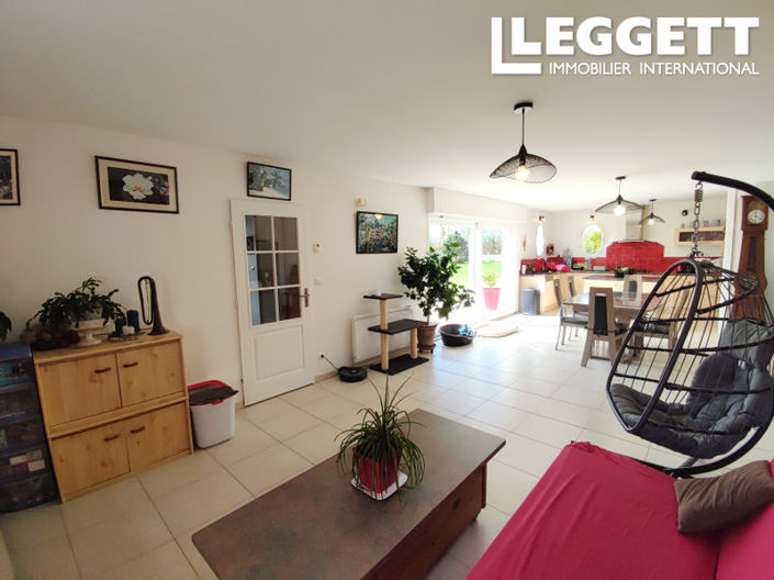 Image No.10-4 Bed House for sale