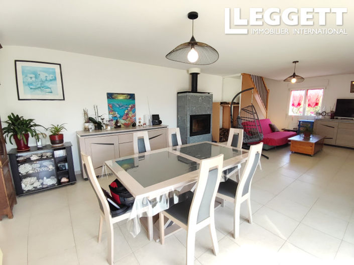 Image No.2-4 Bed House for sale