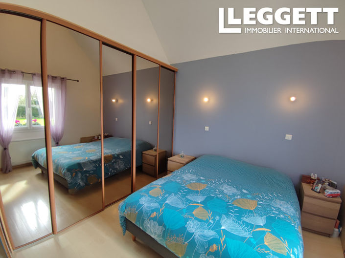 Image No.3-4 Bed House for sale