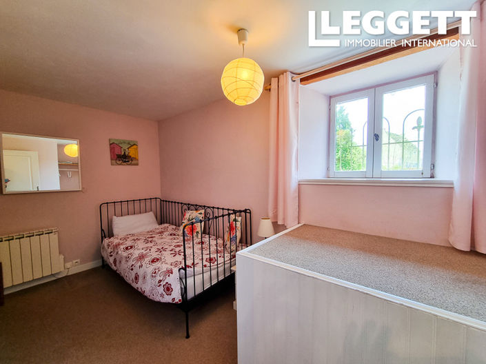 Image No.9-6 Bed House for sale