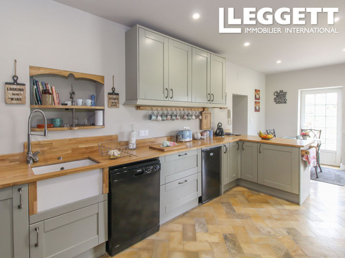 Image No.2-5 Bed House for sale