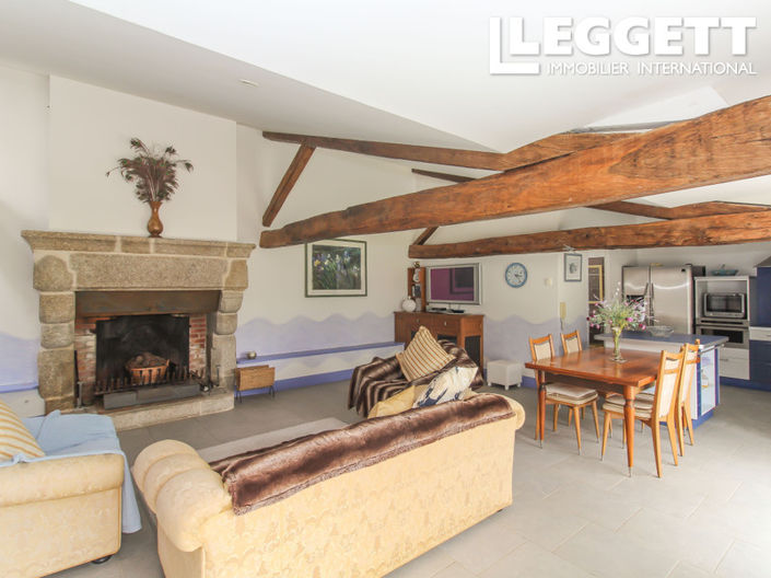 Image No.9-5 Bed House for sale