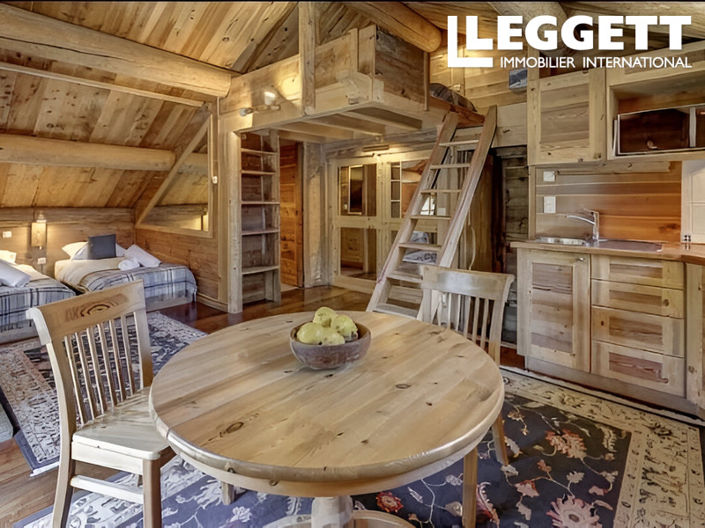 Image No.2-5 Bed House for sale