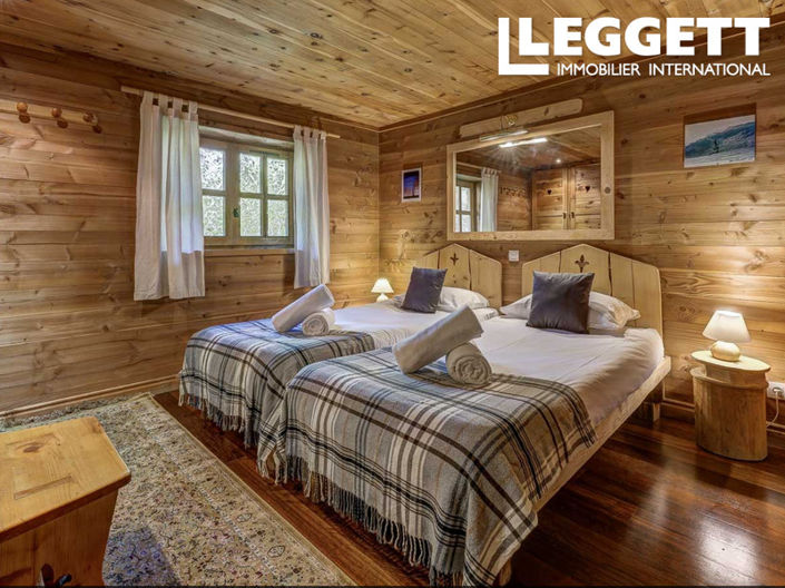 Image No.6-5 Bed House for sale