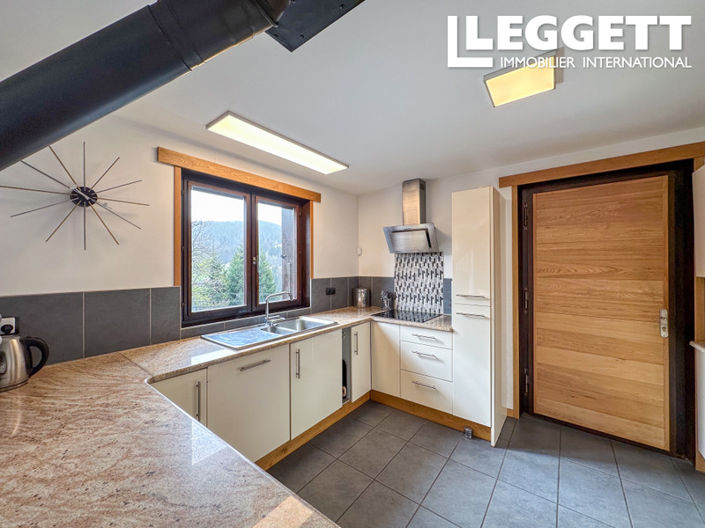 Image No.6-3 Bed House for sale